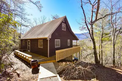 Image de Secluded cabin with long range mtn views, grill, hammock, wrap-around deck, Ac
