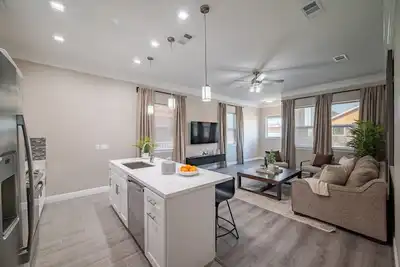 Image de Family Friendly Private Yard Gated Community