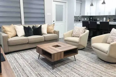 Image de King bed in gated community | 1300 sqft home