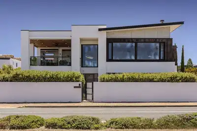 Image de Blue Sea / Sun Sand Surf: Henley Beach Luxe / 4br
