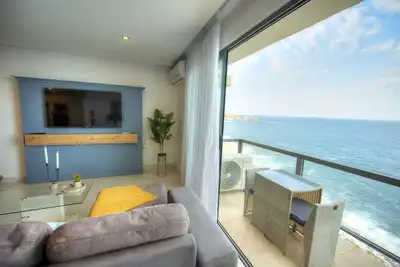 Modern, large 3bedroom, spectacular views Goslm-9