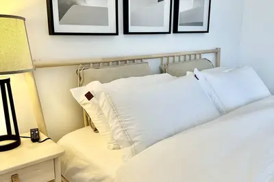 Image de Serene 3br, 2ba with Free Garage Parking -Nyc Access, 5 Mins to Ewr, Newark, Nj