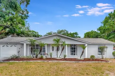 Image de 5 Br Home in N Ybor Tampa sleeps 10. Easy bus & highway access. Fully furnished.
