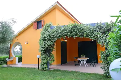 Image de Maison de vacances 'Ciumara East' avec terrasse privée, Wi-Fi et climatisation