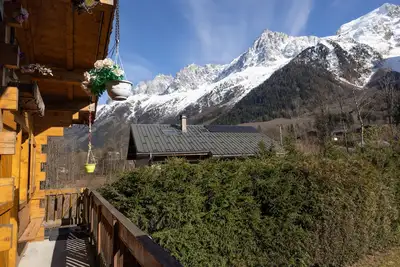 Image de Appartement 'Les Lilas' avec vue sur les montagnes, jardin partagé et Wi-Fi