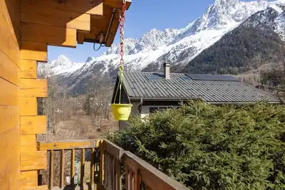 Image de Appartement 'Appartement Les Roses 2' avec vue sur les montagnes et Wi-Fi