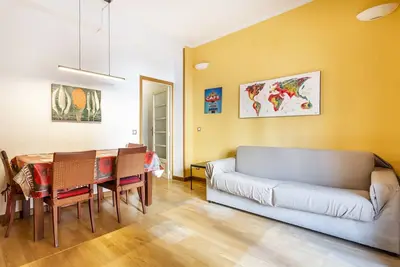 Appartement 'Zona Doctor Peset - B' avec balcon, Wi-Fi et climatisation