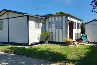 Image de Charmant chalet situé dans un camping 4 étoiles - 4 à 6 personnes