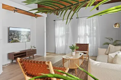 Image de Sunrise at the Palms l Newly Renovated l. 6 miles to Crystal Beach