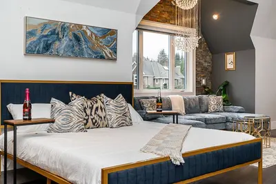 Image de In Langley, 5 mins away from White Rock Beach Seaside, 35min drive to Vancouver