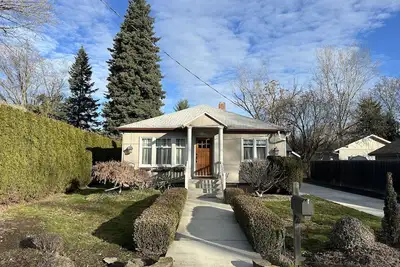 Image de Charming 1936 cottage in Walla Walla wine country.