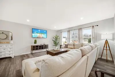 Image de Avail 10/28- 4 Bed/2 bath remodel Great Neighborhood