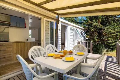 Image de Mobil-home | Comfort | 3 Ch. | 6 pers. | Terrasse surélevée | A/C