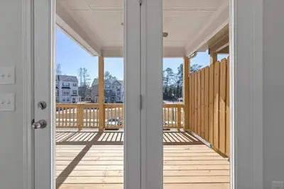 Image de Brand new luxury construction in Downtown Lawrenceville