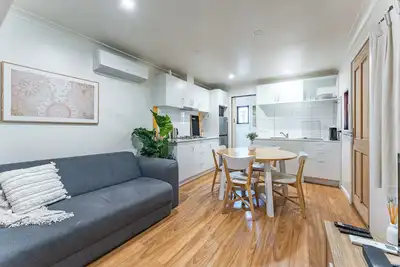 Image de Private Central Castlemaine Studio On Steam Train Line