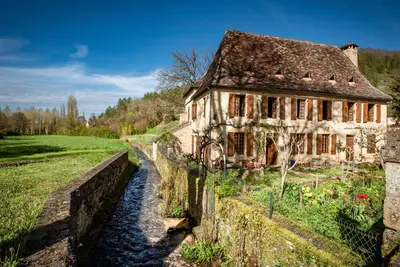 Image de Joli appartement sur petit domaine avec piscine