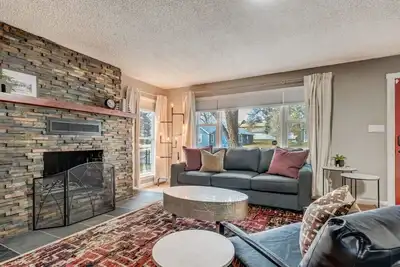 Image de Blackstone Trails! Downtown w Bbq & Fire Pit!
