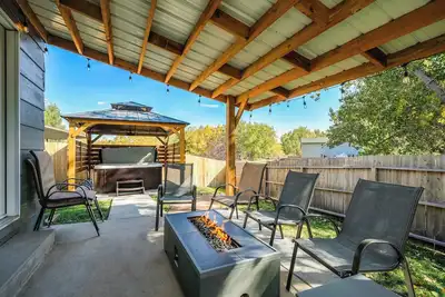 Image de Hearth Haven! Family Fun w/ Fire Pit & Games