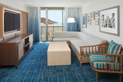 Image de Tropical Dream Right on Waikiki Beach! Unit w/ Balcony | Outdoor Pool