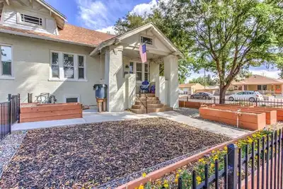 Image de Vintage Chic Getaway near Sloan's Lake