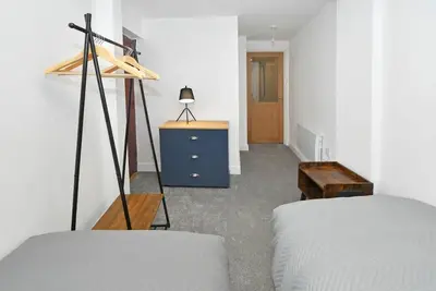 Image de Beautiful contractor stay 1 bedroom Apt in Stoke-on-Trent. Wifi, Washer & Tv