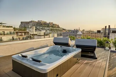 Image de Eclectic Acropolis Rooftop Loft