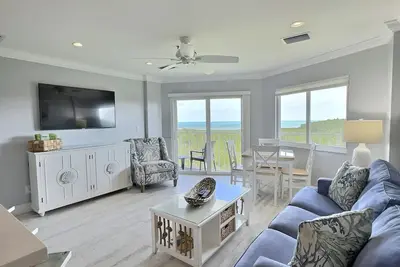 Image de Sunrise Oasis - Top Floor 2 Br 2 Ba Condo  2411