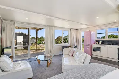 Image de Hicks Haven - Waikanae Beach Holiday Studio