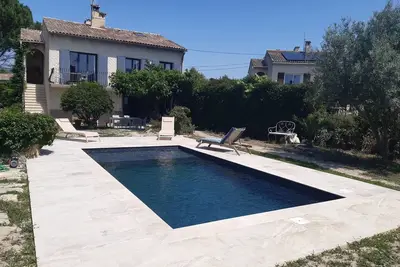 Image de Charmante maison provençale. Intérieur et jardin spacieux, piscine toute récente
