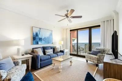 Image de 🌊HarborWalk~Large Balcony w/ Crab Island & Gulf Views ~3br Emerald Grande W729