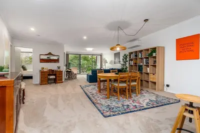 Image de New to Vrbo: Vibrant 2br Apt | 500m to Manuka/Kingston!