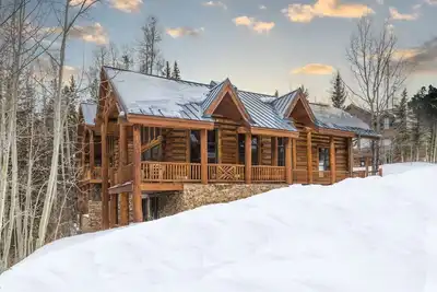 Image de Double Cabins Chalet: Cozy Ski In/Out Cabin
