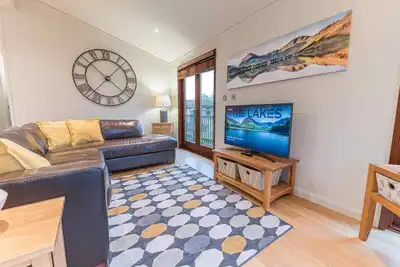 Image de Family getaway in this lovely Lakeland lodge with private parking and patio