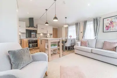 Image de Stylish Lodge on popular holiday park, easy access to Lakes and Dales and free parking