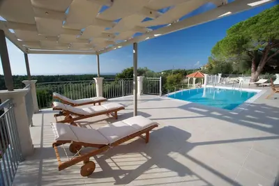 Image de Vryonis - Quatre Chambres Villa, Couchages 8
