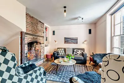 Image de The Pilot - Quatre Chambres Maison, Couchages 8
