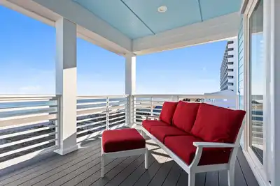 Image de Breath taking views: New oceanfront 3br 3ba, huge deck, great views, elevator