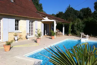 Image de A 5 mn à pied du centre médiéval de Sarlat! Maison avec piscine & parking privés
