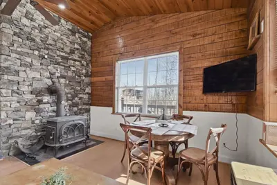 Image de Cozy Mountain Cabin