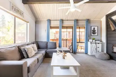 Image de Feet Away From Slopes Cozy Snow Summit Cabin