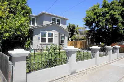 Image de Spacious 6-bedroom, 5-Bath 2 Homes 1 Lot in enchanting Santa Clara