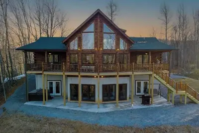 Image de Moksha Retreat - A-Frame|Mtn Views|Hot Tub|King Ensuites