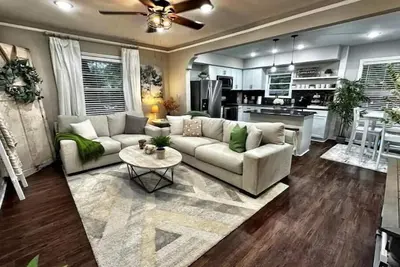 Image de Stunning home in quiet neighborhood near Ft. Moore