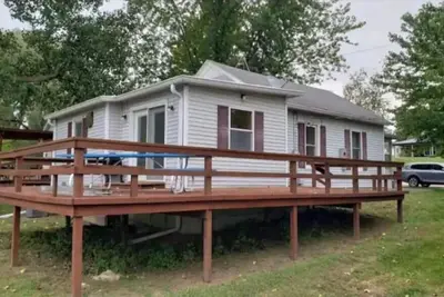 Image de Oquawka Cottage With River View