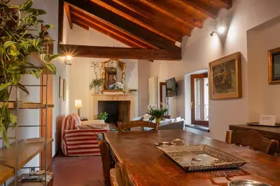 Image de welcoming large, private apartment, sleeps 6 in the center of Verona