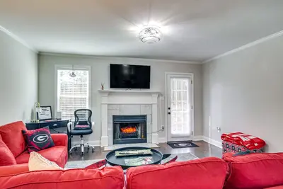 Image de Comfy Augusta Condo w/ Deck ~ 4 Mi to Olde Town
