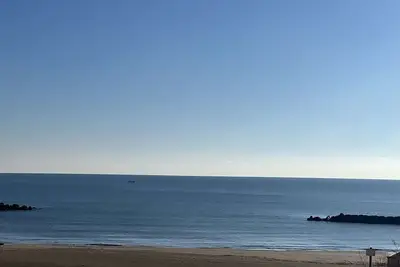 Image de T2 à Valras-Plage, 4 pers, à 30m de la plage, parking privé, cuisine équipée