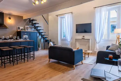 Image de Rare! Duplex de style en plein centre ville