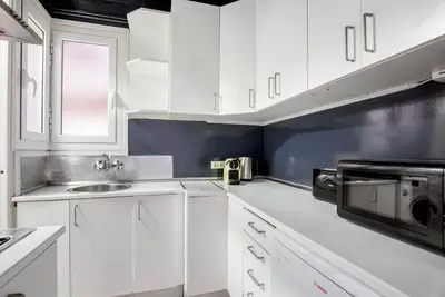 Image de Great Pedralbes 3br w\/ Balcony & Swimming Pool, by Blueground