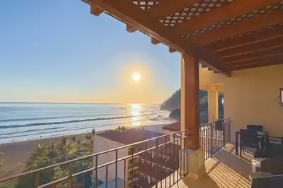 Image de Seaview Oasis: 1-Br Suite in Croc's casino resort